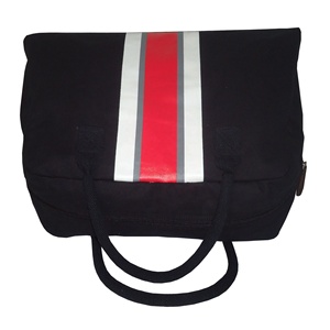 Bolsa de Lona Personalizada con Estampado de Rayas, Cierre de Cremallera, Tirador con Detalles en PU y Asa de Cuerda Acolchada, Bolsa de Viaje de Lona de Algodón de 12 Oz - Product Image 2