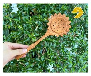 Cuillère en bois en forme de tournesol rouge, filtre à thé en bois pour feuilles de thé, passoire à thé en bois en forme de tournesol, cuillère en bois du Vietnam en forme de tournesol - Product Image 1