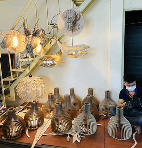 Lampe suspendue décorative en bois, fabriquée en bois massif pour l'éclairage domestique et commercial, fabricant vietnamien - Product Image 6