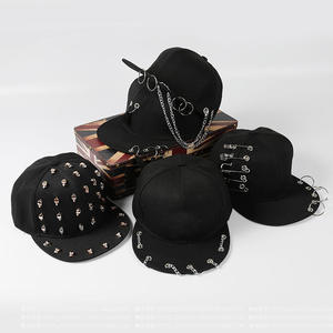 หมวกแก๊ปแฟชั่นฮิปฮอปสไตล์ร็อคคุณภาพสูง TANAZAINRA  ตกแต่งด้วยโซ่เจาะแบบสร้างสรรค์  ทรงแบน  สำหรับผู้ใหญ่  ยูนิเซ็กส์  100% - Product Image 4