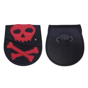 Sporran celtique traditionnel en cuir végétalien noir et rouge, motif Tête de mort et os croisés, accessoire pour tenue des Highlands - Product Image 1