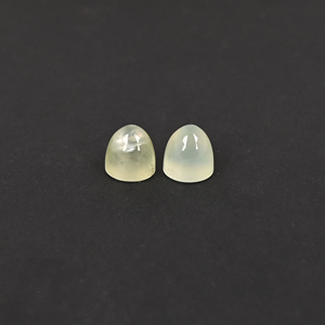 Piedra de Luna Blanca Natural Lisa de Ishu Gems, Forma de Bala de 8x8 mm, 4.15 Quilates, Gema Personalizable para Joyería - Product Image 3