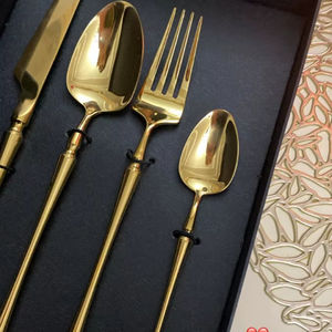 Service de couverts inspiré des rituels du lever du soleil pour des tables fraîches, une réception soucieuse de la convivialité et une ambiance optimiste à table. - Product Image 1