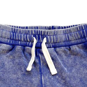 Pantalones cortos tipo bermuda de algodón rosa sólido para hombre con cintura con cordón y bolsillos, estilo casual - Product Image 2