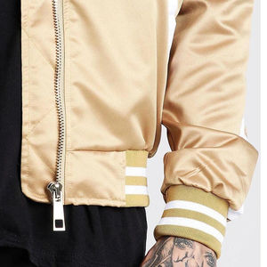 Chaqueta Varsity de Satén con Bordado Personalizado OEM, Cuello Alto, Logotipo Frontal, Estilo Béisbol Universitario, Chaquetas Bomber de Alta Calidad - Product Image 3