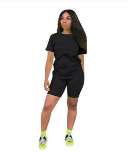 ชุดเสื้อยืดสีขาวและกางเกงขาสั้นสำหรับผู้หญิง ปี 2026 ระบายอากาศได้ดี แห้งเร็ว สวมใส่สบาย เหมาะสำหรับฤดูร้อน ชุดสองชิ้น - Product Image 3