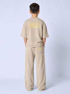 ONETEN APPARELS Ensemble de survêtement en coton beige pour garçons, col rond, manches courtes, coupe ample, pantalon à cordon avec poches latérales, printemps - Product Image 5