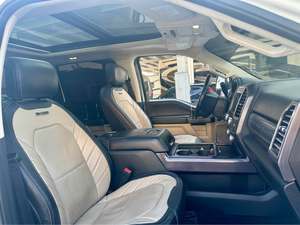 Ford F450 Limited Usado del 2021 - Product Image 4