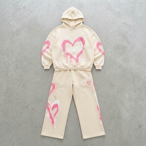 Conjunto Deportivo de Dos Piezas para Mujer, Sudadera con Capucha y Estampado de Corazón en Crema, Pantalones Anchos con Estampado Rosa, Ropa Urbana - Product Image 5