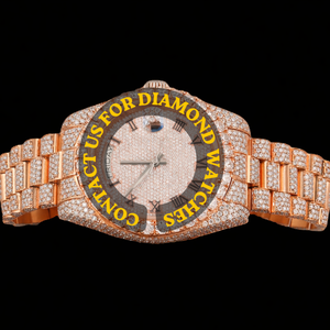 Reloj de Lujo con Aspecto Premium, Completamente Cubierto de Diamantes de Moissanita en Oro Rosa, Diseño Clásico Unisex con Esfera de Cristal y Números Romanos - Product Image 1