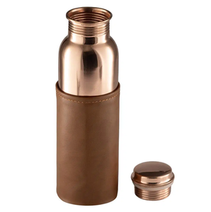Botella de agua de cobre natural con funda de cuero, moderna y reutilizable, para viajes, oficina, hogar y cocina. - Product Image 2