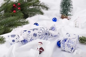 Custom Eco-Friendly Recyclable <b>Christmas</b> Gift Wrapping Paper Roll Reindeer Snowflakes Bow Ties <b>Trees</b> Metallized PE Coated Double - Product Image 4