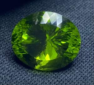 Peridoto Natural AAA, Gema Suelta, Corte Ovalado, Color Verde, 13.17 Quilates, 16.06x13.82x8.95mm, para Joyería - Product Image 2