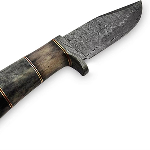 Cuchillo de Caza de Acero Inoxidable Hecho a Mano, Cuchillo de Supervivencia para Camping y Bushcraft de Hoja Fija Resistente con Funda Protectora - Product Image 1
