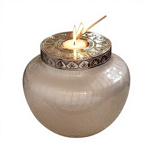 Urnes funéraires en laiton blanc nacré de qualité supérieure pour cendres humaines - Product Image 1