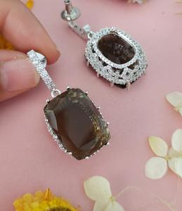 Adorables Pendientes de Moissanita Plateados en Plata de Primera Calidad para Mujeres y Chicas, Ideales para Looks de Noche y Fiestas - Product Image 4