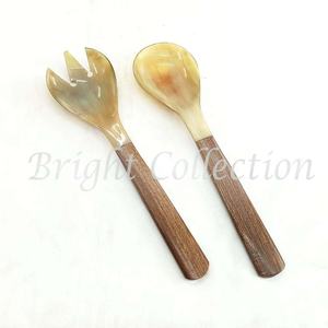 Fourchette de service à salade en forme de corne, couleurs naturelles, 1 pièce, Design à la main, poignée à bord rond, serveur à salade - Product Image 4