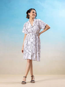 ชุดเดรสชีฟองยาวระดับเข่าสำหรับผู้หญิง ดีไซน์หรูหรา แขนสั้น ติดกระดุม พิมพ์ลาย มีเข็มขัด ผ่าข้าง เอวธรรมชาติ ซักได้ ทรงปกติ - Product Image 2