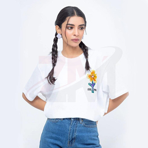 T-shirt oversize en coton écologique pour femme, motif uni, style décontracté, coupe longue et ajustée, avec logo personnalisé pour l'été - Product Image 3