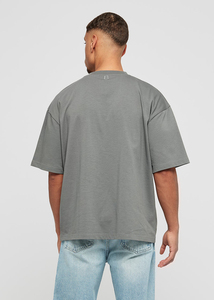 T-shirt oversize tendance pour homme, coupe ample, style streetwear décontracté, coton doux et respirant, idéal pour le quotidien, épaules tombantes, tenue tendance. - Product Image 2