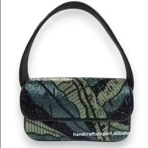 Sacs à main à rabat perlés de créateur, élégants, pour femmes et jeunes filles, style ethnique de luxe, en soie et coton, durables, avec perles et broderies lourdes - Product Image 1