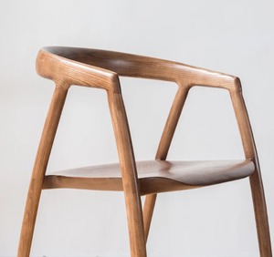 เก้าอี้ไม้สักแท้คุณภาพสูง ดีไซน์โค้งมนแบบออร์แกนิก ทันสมัย เหมาะสำหรับร้านอาหาร โรงแรม และการตกแต่งภายใน - Product Image 4