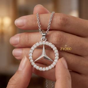 Collier pendentif en diamant symbole de luxe intemporel, bijoux en or, parfait pour les femmes, cadeau de fiançailles, cadeau de mariage, anniversaire - Product Image 1