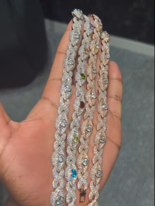 กำไลข้อมือทองคำ 18K ประดับเพชรทรงดอกไม้ พร้อมพลอยแฟนซีสีต่างๆ รูปทรงลูกแพร์ ได้รับการรับรอง เหมาะสำหรับทุกเพศ สวมใส่ได้ทุกวัน - Product Image 4