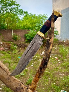 Cuchillo de Caza de Acero de Damasco Hecho a Mano con Hoja de Punta Caída y Funda de Cuero Rojo, Herramienta de Supervivencia para Exteriores - Product Image 5