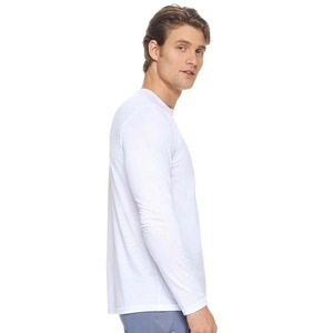 Camiseta Negra Lisa de Manga Larga para Hombre - Product Image 2