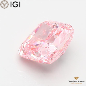 <b>Set</b> in Brilliance 2.00 Carat Cushion Cut CVD Lab Grown Diamond with IGI Certified VVS2 Clarity Fancy Vivid Pink Color - Product Image 4