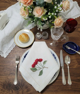 Serviettes de table carrées classiques personnalisées en coton brodé, lavées à la pierre, avec ourlet festonné, lavables en machine, toutes tailles, pour la maison et les mariages - Product Image 5