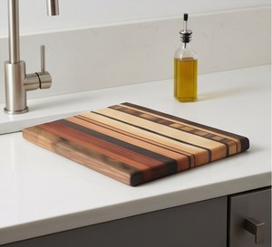 Tabla de cortar de madera a rayas de primera calidad, resistente, de diseño, para cocina, restaurante, preparación y servir alimentos. - Product Image 2