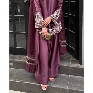Ensemble haut-bas et Dupatta de créateur avec séquence de broderie Taille de travail XL - Product Image 5