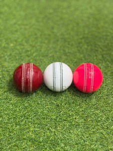 Pelota de Cricket Salstar de Primera Calidad, Fabricada con Cuero Vacuno de Primera Selección, Color Azul, Talla Juvenil, Personalizable en Colores y Logotipo - Product Image 5