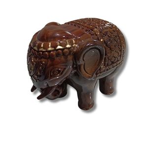 Escultura de elefante de madera hecha a mano, figura decorativa contemporánea para mesa, arte decorativo para el hogar, oficina, sala de estar - Product Image 1