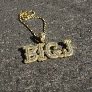 Colgante personalizado con letras incrustadas de diamantes de moissanita en plata de ley 925, estilo hip hop, joyería llamativa. - Product Image 4