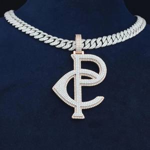 Colgante de Letra Personalizado Estilo Hip Hop con Moissanita VVS de Corte Brillante Certificada IGI, Base Plateada en Plata Sólida para Moda Hip Hop - Product Image 2