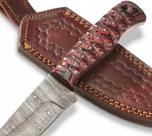 Cuchillo de Cocina Artesanal de Acero de Damasco con Mango de Madera Roja Texturizada y Funda de Cuero - Product Image 3