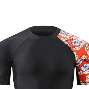 Rashguard professionnel pour homme, coupe ajustée sur mesure, fabrication OEM, tissu polyester respirant et à séchage rapide, pour les sports nautiques. - Product Image 5