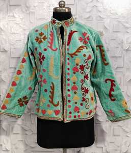 Gabardina de Terciopelo Bordada a Mano Inspirada en Suzani, Color Verde Espuma de Mar, Verano, Ecológica, Reversible - Product Image 1