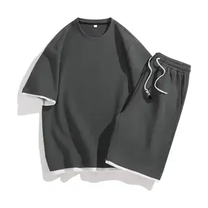 Ensemble de sport personnalisé pour homme 2025 – Tenue décontractée de haute qualité avec short et t-shirt pour l'été et le fitness – Fabriqué au Pakistan - Product Image 1