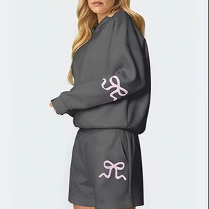 Ensemble de survêtement décontracté molletonné pour femme avec sweat à capuche ample imprimé nœud et short de survêtement – Collection Automne-Hiver – Prix de gros - Product Image 1