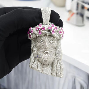 Pendentif Jésus de luxe en or rose serti de moissanite rose avec couronne, style Hip Hop, diamant moissanite VVS - Product Image 2