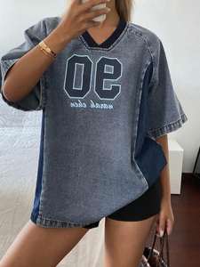 เสื้อเจอร์ซีย์เดนิมโอเวอร์ไซส์สำหรับผู้หญิง คอวี 90 องศา สไตล์สตรีทแวร์ เสื้อกีฬา ผ้าฝ้ายฟอก ซัพพลายเออร์ขายส่งแบบ OEM - Product Image 2