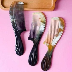 Peigne à cheveux en corne de buffle naturelle, artisanat traditionnel fait à la main, cadeau écologique - Product Image 2