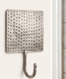 Crochet mural en métal de qualité supérieure avec plaque carrée à motif de points, résistant à la rouille, crochet simple pour le rangement des vêtements, décoration élégante pour la maison - Product Image 1