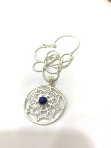Collier en argent en forme ronde avec fleur, couleur bleue, style religieux, en lapis-lazuli naturel, vente en gros - Product Image 2