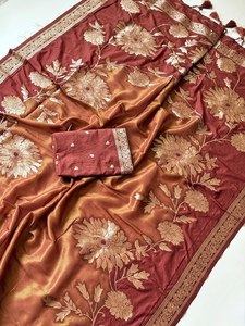 Sari traditionnel de luxe tissé à la main, teint à la main, couleur unie, avec richement orné de franges pour les occasions festives - Product Image 2
