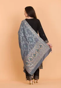 Safaa Winter Sakeena Premium Acrowool Tissu non coupé pour robe de femme avec étole, matière pour costumes et robes en laine, costume d'hiver - Product Image 2